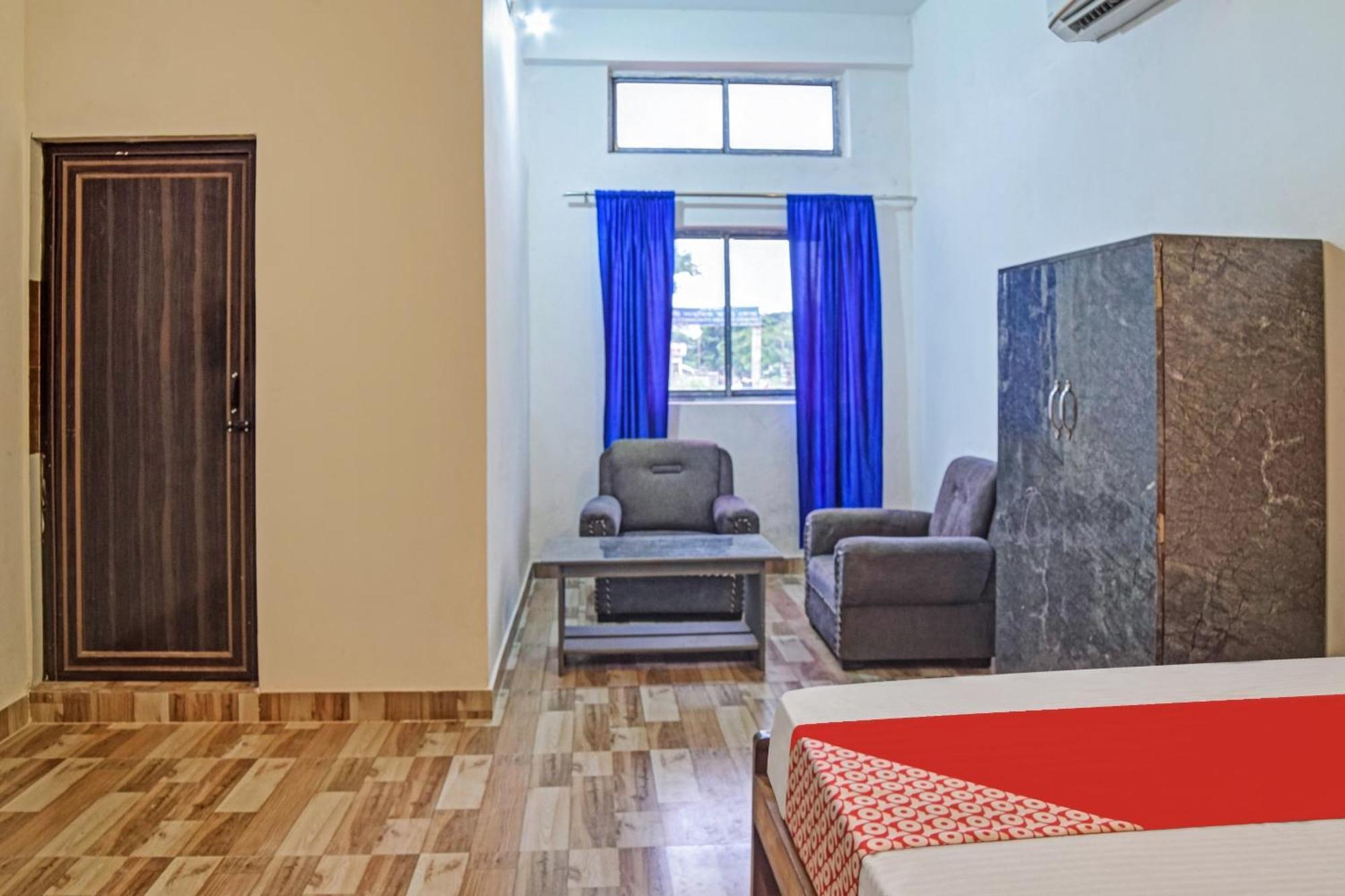 Spot On Jp Guest House Kaharpara ภายนอก รูปภาพ